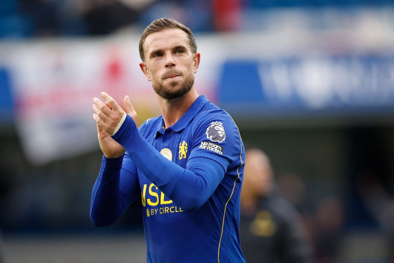 <b>Miðjumaður: Jordan Henderson (Chelsea)</b> - Skoraði tvö frábær mörk í 5-1 sigri gegn Bournemouth. Sem betur fer stökk hann ekki yfir auglýsingaskilti þegar hann fagnaði.
