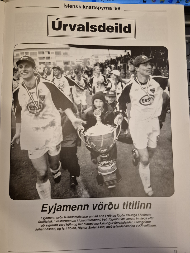 ÍBV vann þrjá stóra titla með Bjarna við stjórnvölinn árin 1997 og 1998.