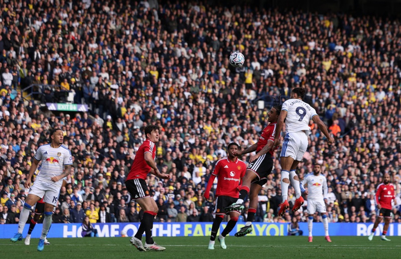 England: Man Utd tapaði stigum á Elland Road - Brighton á svakalegri siglingu