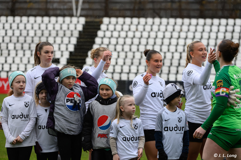 Myndaveisla: FH fékk þungan skell í óveðrinu