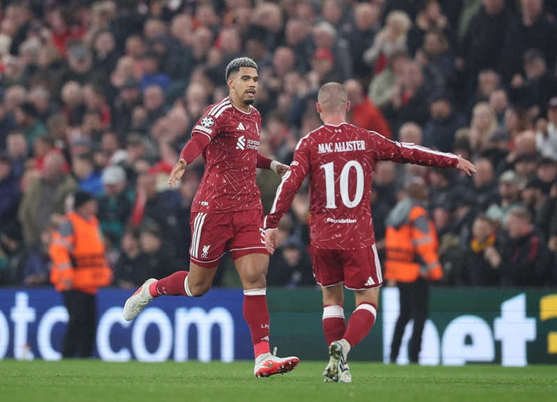Mac Allister gerði tvö og Araujo eitt fyrir Liverpool