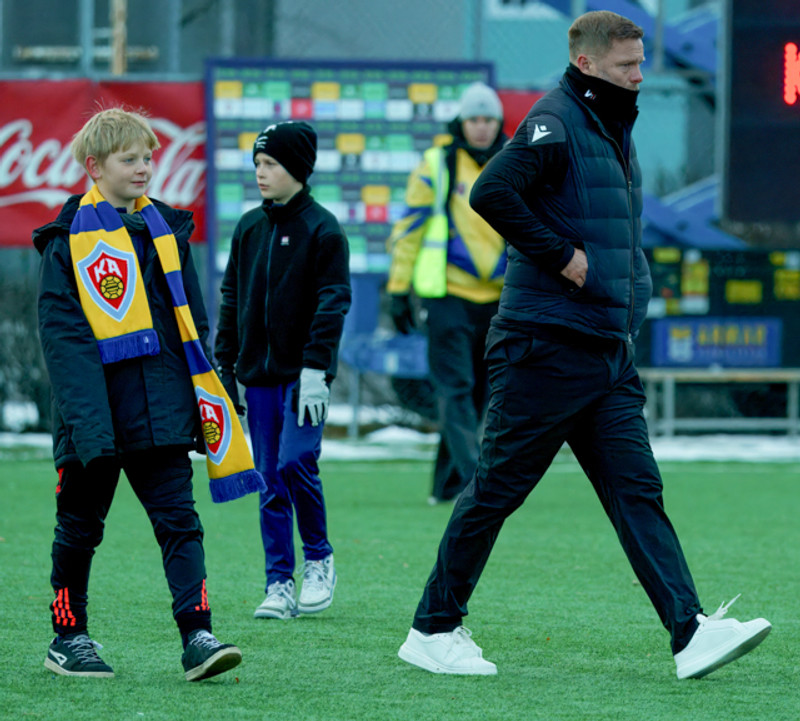 Myndaveisla: Pétur á flautunni í síðasta sinn þegar KA féll
