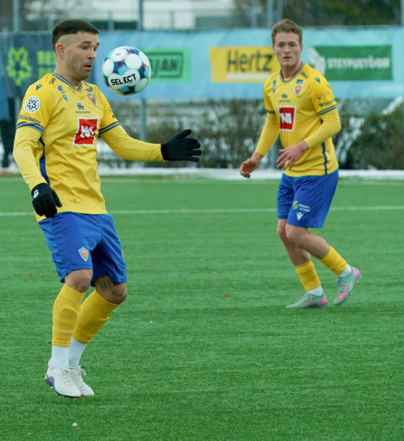 Myndaveisla: Pétur á flautunni í síðasta sinn þegar KA féll