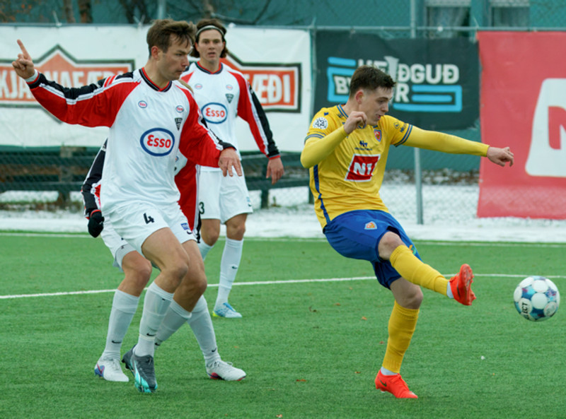 Myndaveisla: Pétur á flautunni í síðasta sinn þegar KA féll