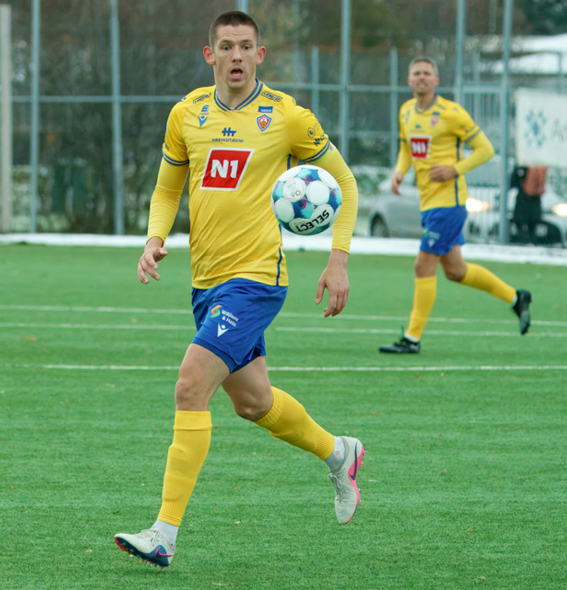Myndaveisla: Pétur á flautunni í síðasta sinn þegar KA féll