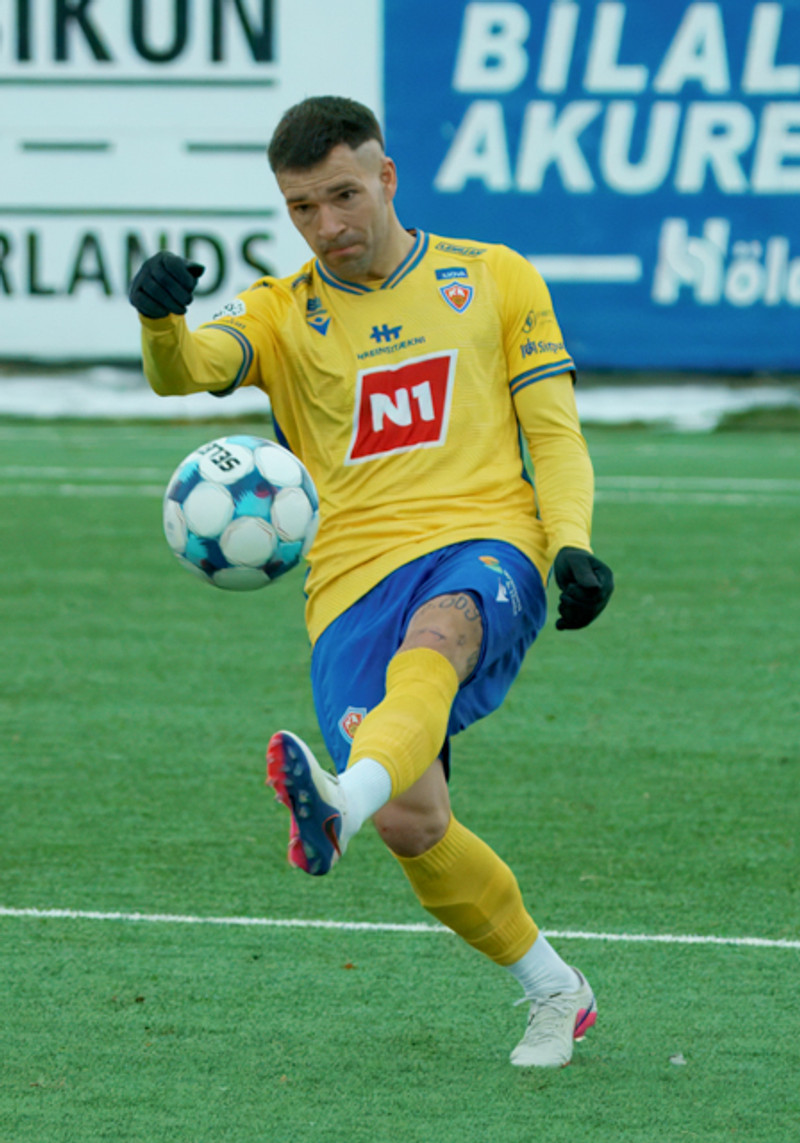 Myndaveisla: Pétur á flautunni í síðasta sinn þegar KA féll
