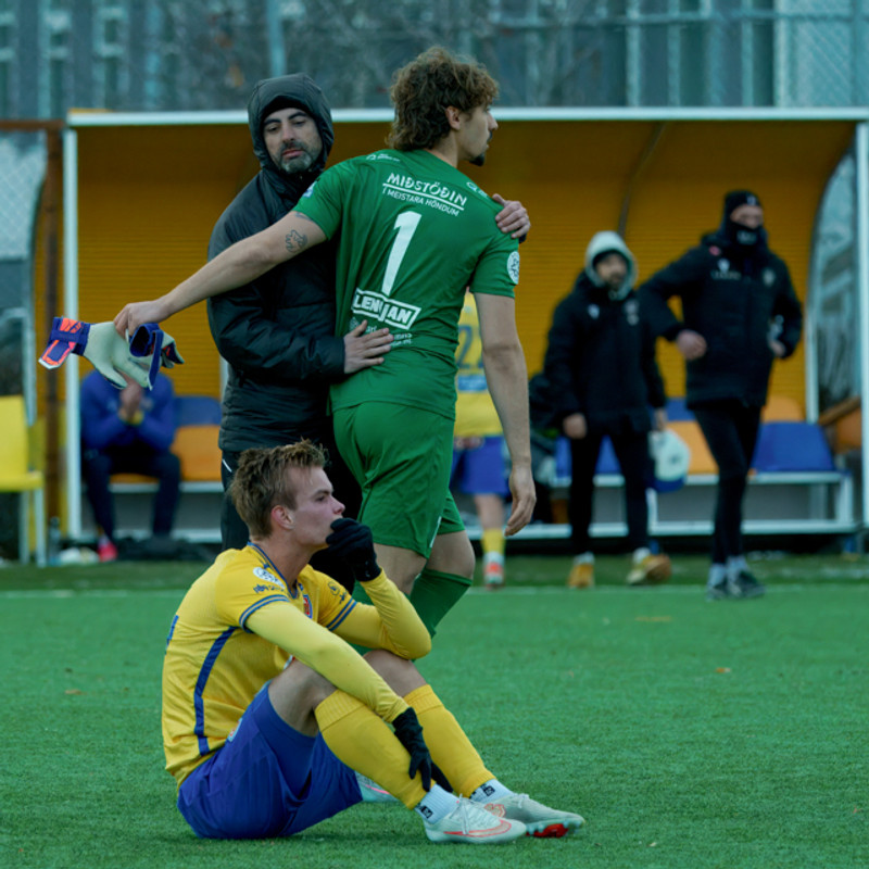 Myndaveisla: Pétur á flautunni í síðasta sinn þegar KA féll