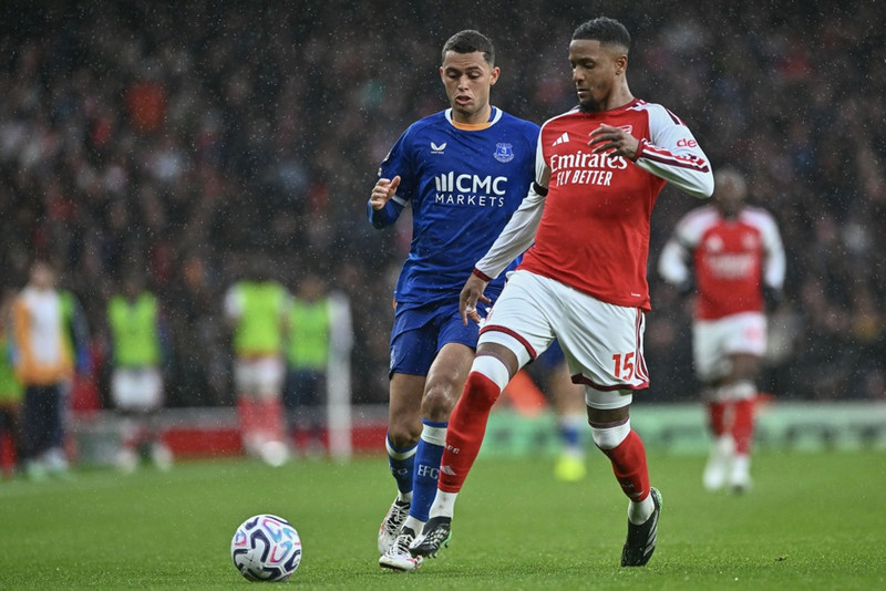 <b>Varnarmaður: Ezri Konsa (Arsenal)</b> - Skoraði í mikilvægum sigri á Everton og var mjög traustur varnarlega.