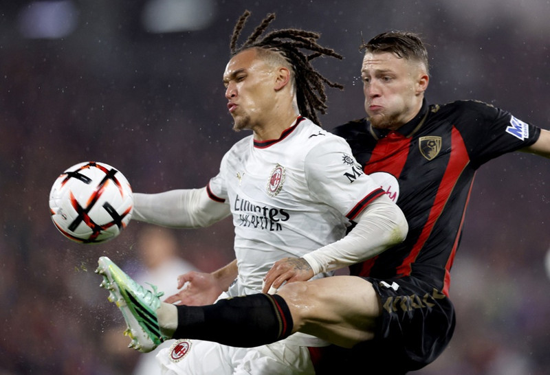 <b>Varnarmaður: Adrien Truffert (Bournemouth)</b> - Með stoðsendingu úr vinstri bakverðinum og var líka mjög góður að verjast.